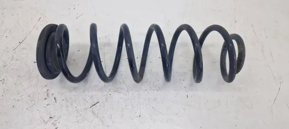Volkswagen Golf VI Rear coil spring