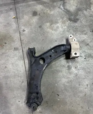Volkswagen Golf V Front lower control arm/wishbone 1K0407190E