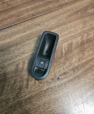 Renault Megane II Electric window control switch 156015540