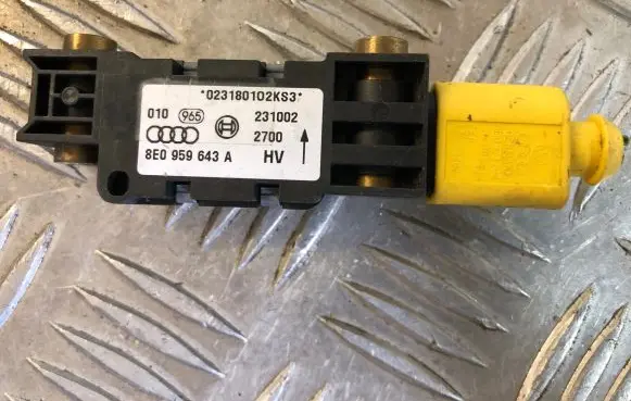 Audi A4 S4 B6 8E 8H Airbag deployment crash/impact sensor 8E0959643A 231002 023180102KS3