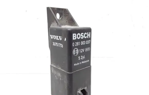Volvo V70 Glow plug pre-heat relay 0281003037 30751798