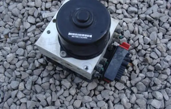 Renault Twingo I ABS Pump 7700425822