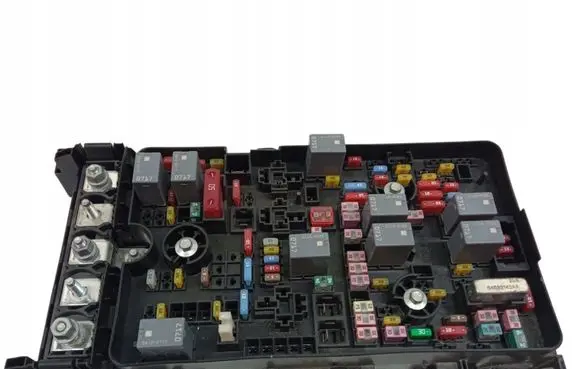 Jeep Cherokee Fuse box set 68235120AB
