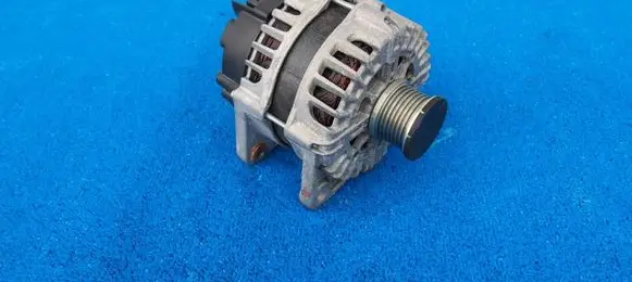 Renault Master III Generator/alternator 231007619R