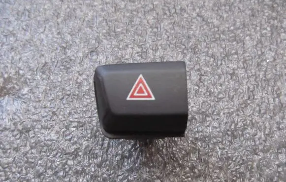 Peugeot 208 Hazard light switch 96750916ZD