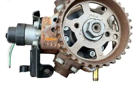 Ford Focus Fuel injection high pressure pump 0445010102