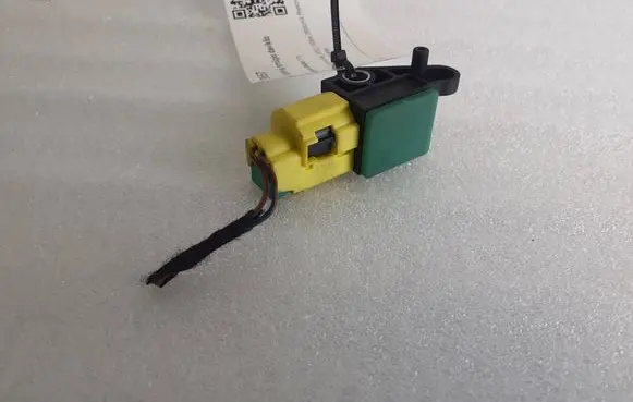 Volkswagen Sharan Airbag deployment crash/impact sensor 8K0973323S