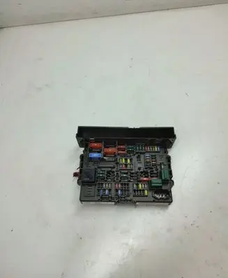 BMW 1 E81 E87 Fuse module 9119446 10688710