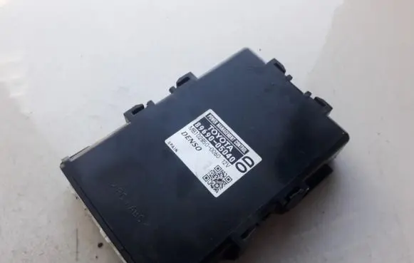 Toyota Avensis T270 Other control units/modules 8969005040 89690-05040