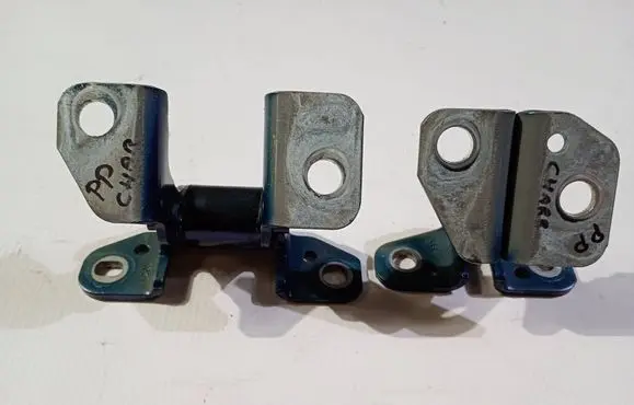 Dodge Charger Front door hinge set ZAW235