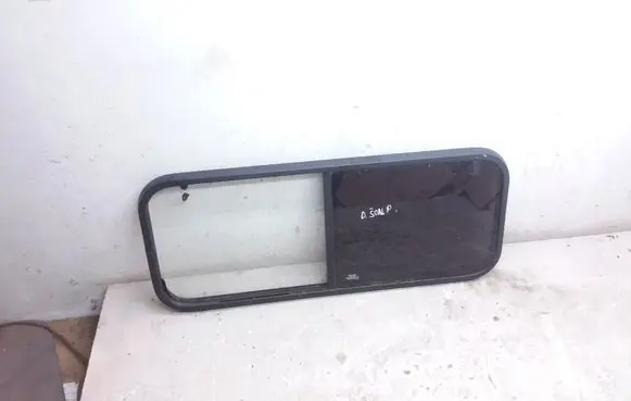 Land Rover Defender Rear side window 43R000981