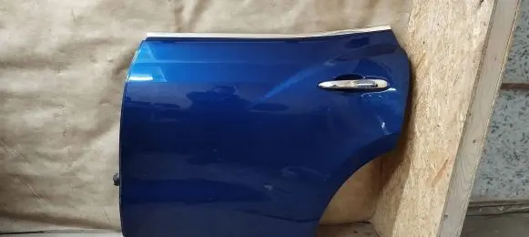 Maserati Levante Rear door