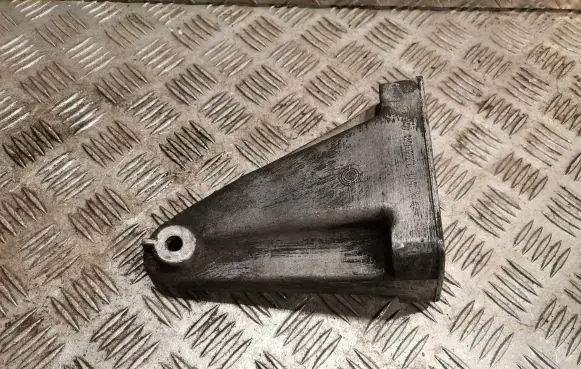 Mercedes-Benz E W211 Engine mounting bracket 6112230804