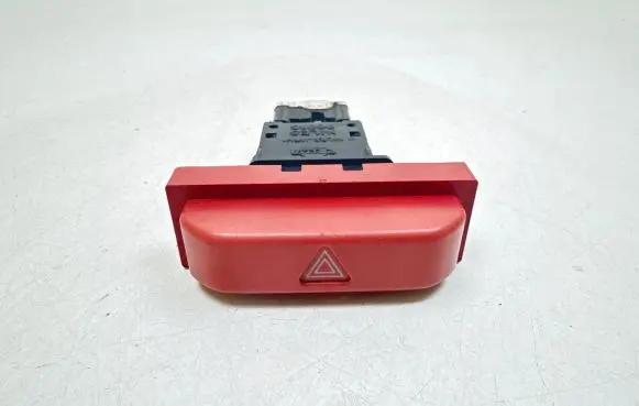 Nissan X-Trail T30 Hazard light switch 06016