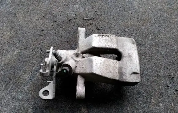 Renault Megane II Rear brake caliper