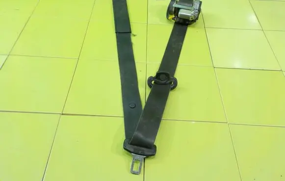 Opel Combo D Front seatbelt 2008018 BEZPIECZENSTWA