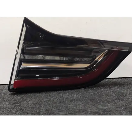 Tailgate rear/tail lights