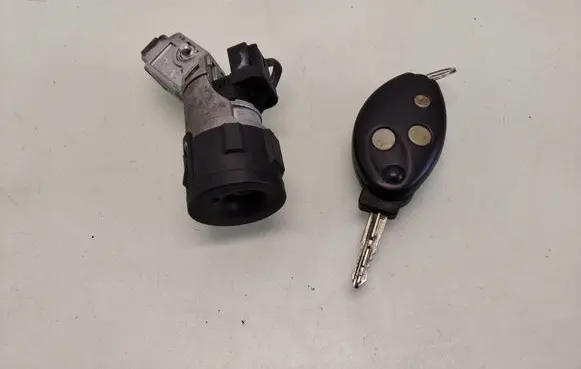 Citroen C5 Ignition lock 9648445180
