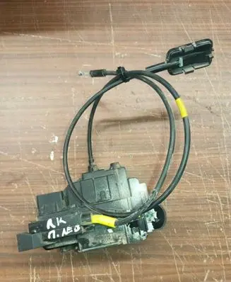 Renault Kangoo II Front door lock 8200497579 8200497579B