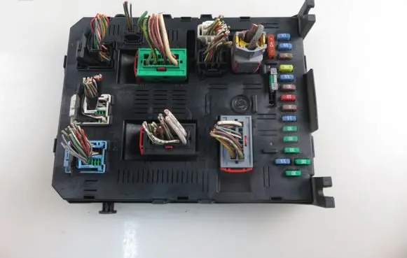 Citroen C4 I Central body control module 216760315B 216761594H 281174352A