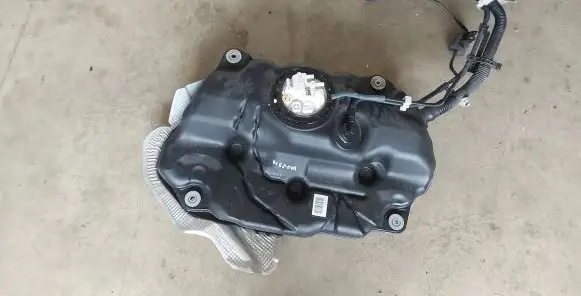 Toyota Yaris XP210 Fuel tank 77100K0100 771000D610