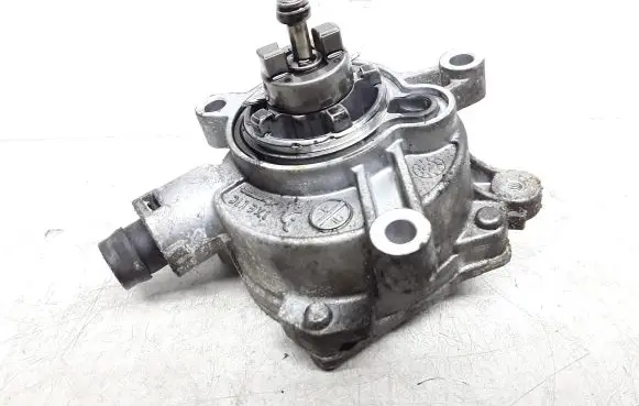 Volvo S60 Vacuum pump 31258031
