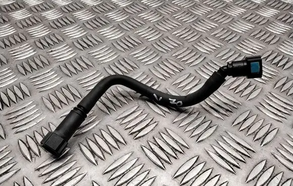 Volvo V70 Fuel return line/hose 