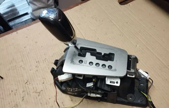 Chrysler Voyager Gear selector 04766410AC