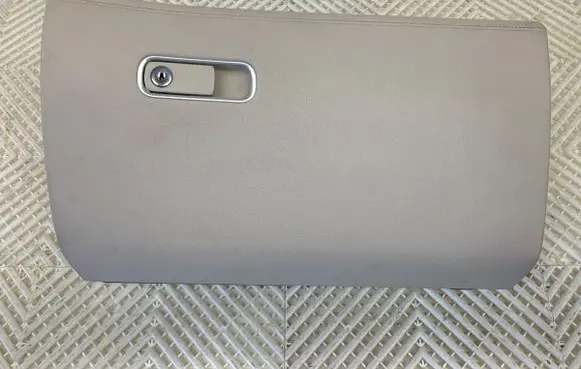 Mercedes-Benz GLE W167 Glove box set A1676804100
