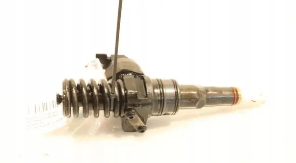 Volkswagen Golf V Fuel injector 0414720215