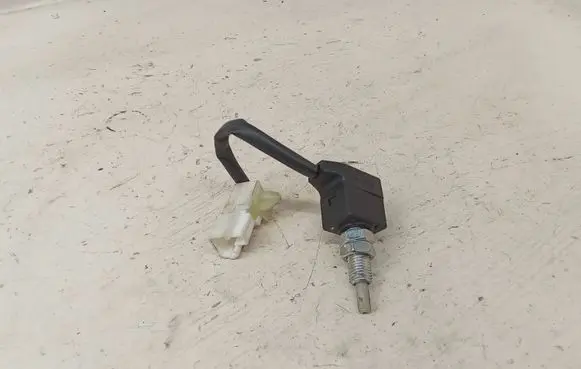 Clutch pedal sensor