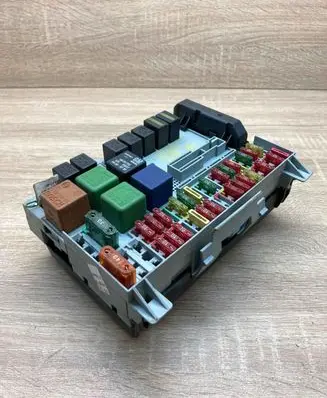 Opel Insignia A Fuse module 90491314