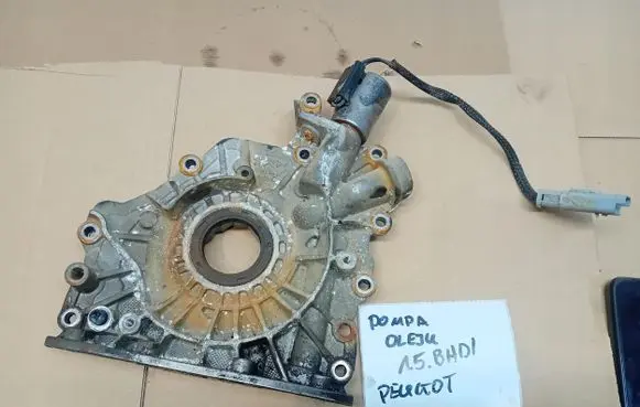 Citroen C4 II Picasso Oil pump 9823740280