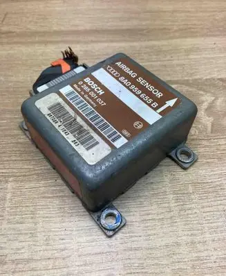 Audi A4 S4 B5 8D Airbag control unit/module 8A0959655B 0285001037 USED