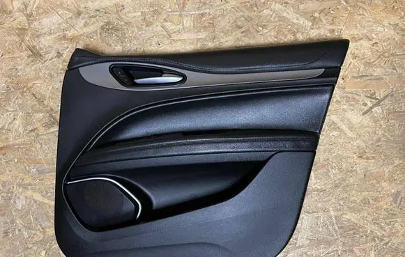 Alfa Romeo Stelvio Front door card panel trim 