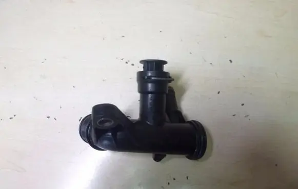 Peugeot 308 Engine coolant pipe/hose 1122501 VD2673
