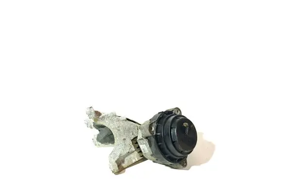 BMW 5 G30 G31 Engine mount bracket 6883514 688351401