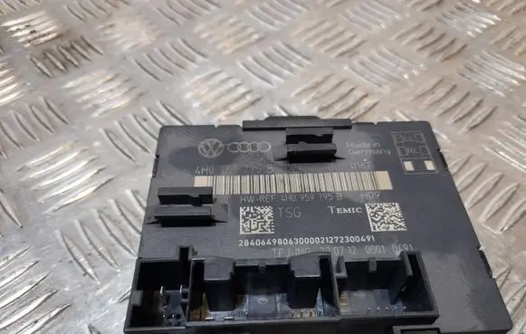 Volkswagen Touareg II Door control unit/module 4H0959795B 4H0959795