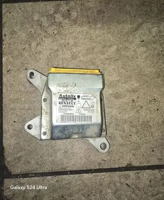Renault Laguna II Airbag control unit/module 8200325696 603947700 E128MK40931