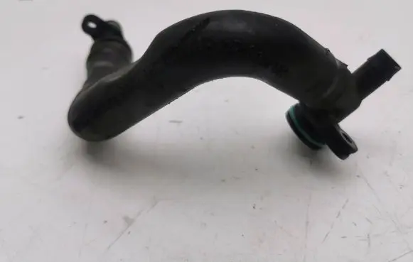 Volkswagen T-Roc Breather hose/pipe 04C103474B