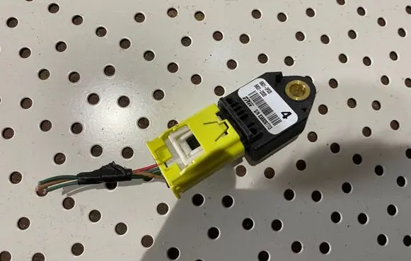 Lexus IS 220D-250-350 Airbag deployment crash/impact sensor 898310P020