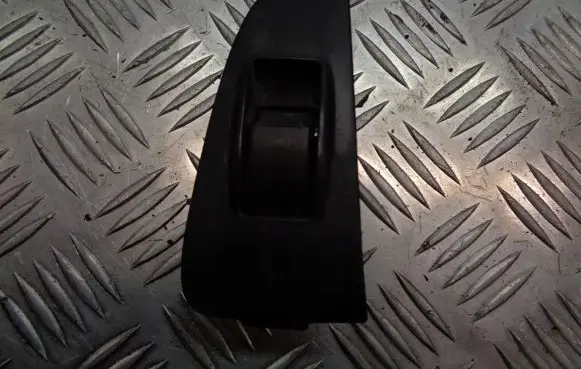 Toyota Avensis T250 Quarter vent window switch 74271-05020