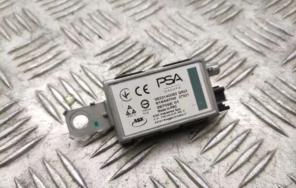 Peugeot 308 Aerial antenna amplifier 9833140080