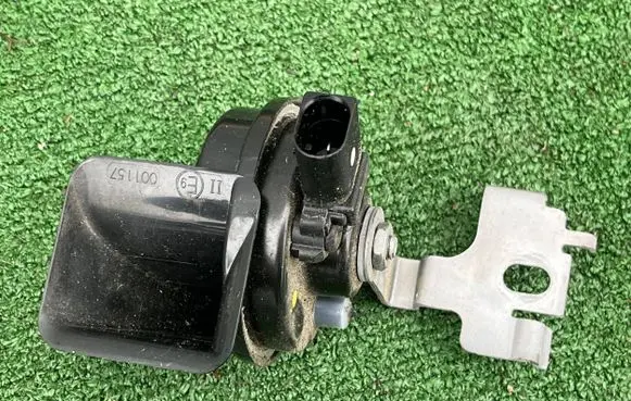 Volkswagen Tiguan Horn signal 5Q0951223H 5NA951182 5NA951206