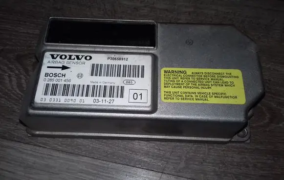 Volvo V70 Airbag control unit/module 0285001456 P30658912