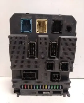 Peugeot 308 Fuse module 9663798180 2998242170408