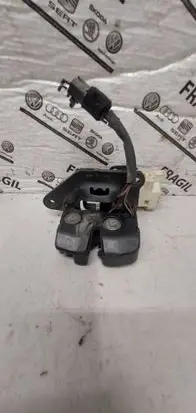 Alfa Romeo GT Loading door lock LQ64705P