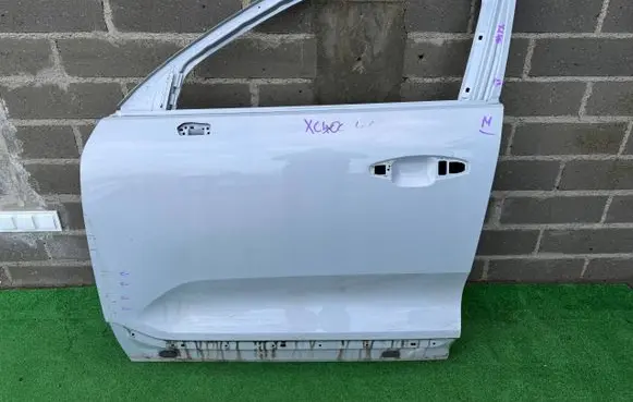 Volvo XC40 Front door 