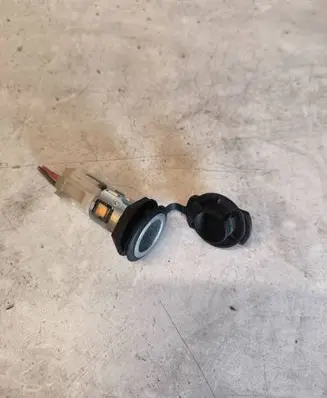 Volkswagen Golf IV 12 V Socket (rear) 6171