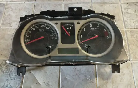 Nissan Note (E11) Speedometer (instrument cluster) 9U30D